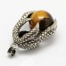 Pendentif - Griffe d'animal & Perle - Oeil de tigre nat